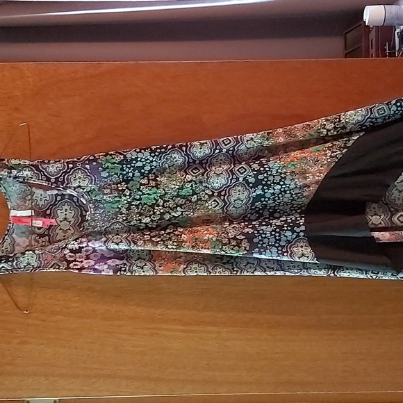 Dress - Picture 3 of 4